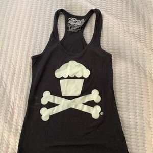 Women’s Johnny Cupcakes Original logo tank top - size M